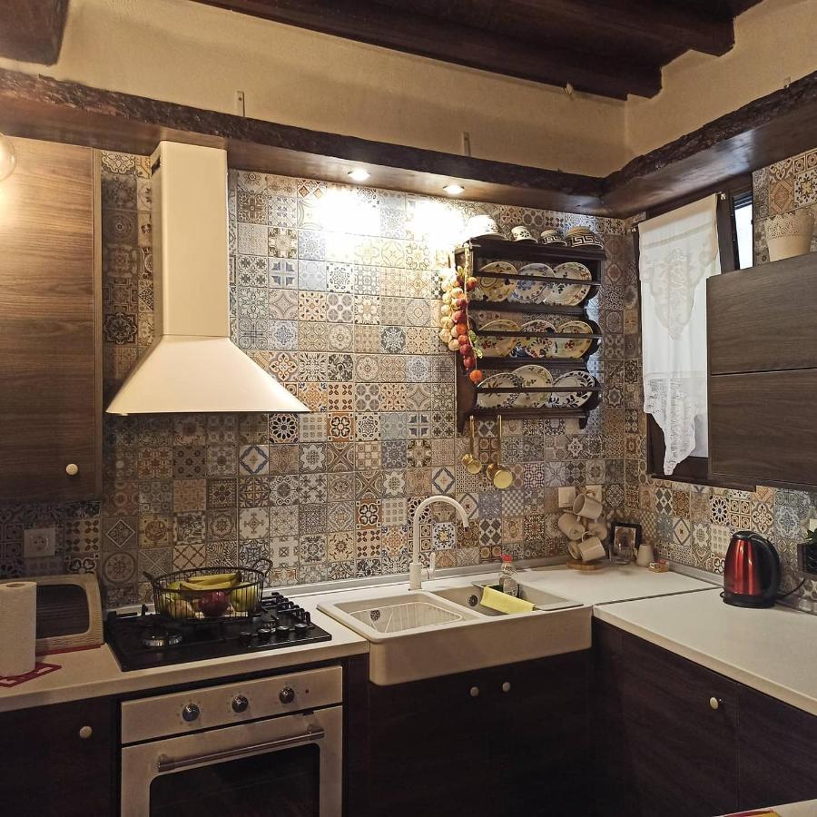 Areti'S Traditional House Apollona Exterior photo